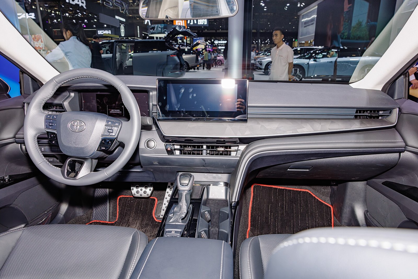 Interior y tablero del Toyota Camry